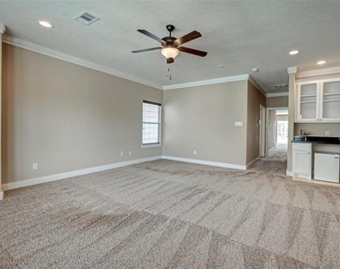 1215 Wentworth Street - Photo Thumbnail 16