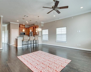 1215 Wentworth Street - Photo Thumbnail 7