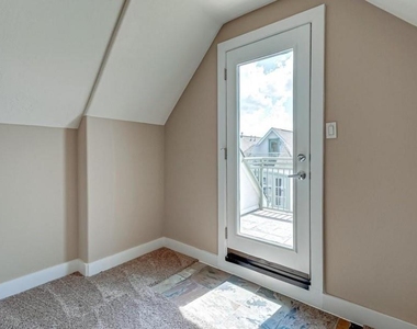 1215 Wentworth Street - Photo Thumbnail 20