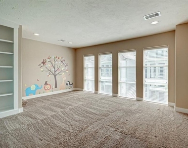 1215 Wentworth Street - Photo Thumbnail 19