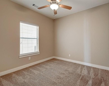 1215 Wentworth Street - Photo Thumbnail 4