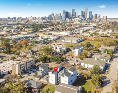 208 N York Street - Photo Thumbnail 31