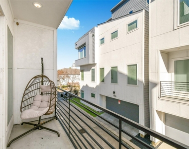 208 N York Street - Photo Thumbnail 28