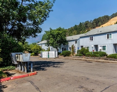 721 Se Meadowlark St - Photo Thumbnail 7