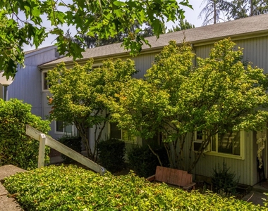 721 Se Meadowlark St - Photo Thumbnail 4
