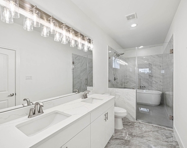 4512 Noble Street - Photo Thumbnail 13