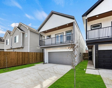 4512 Noble Street - Photo Thumbnail 1