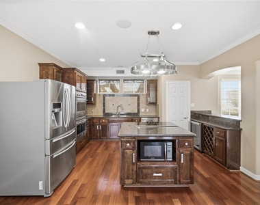 1316 Cleburne Street - Photo Thumbnail 10