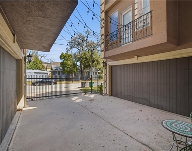 1316 Cleburne Street - Photo Thumbnail 24