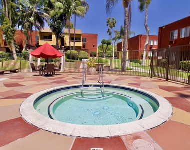 2600 S Azusa Ave - Photo Thumbnail 5
