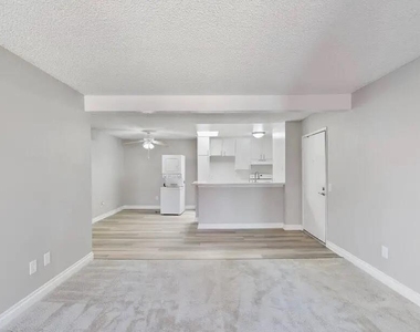 2600 S Azusa Ave - Photo Thumbnail 11