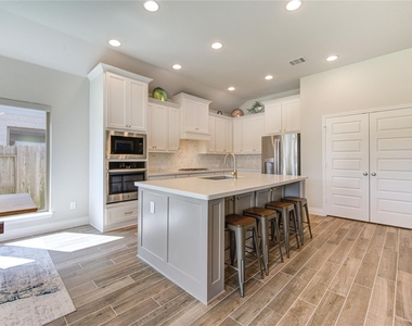 1930 Creekwood Cove - Photo Thumbnail 18