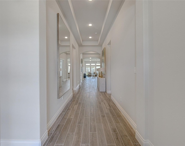 1930 Creekwood Cove - Photo Thumbnail 3