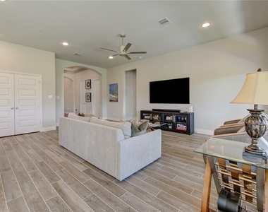 1930 Creekwood Cove - Photo Thumbnail 10