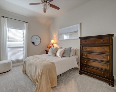 1930 Creekwood Cove - Photo Thumbnail 32