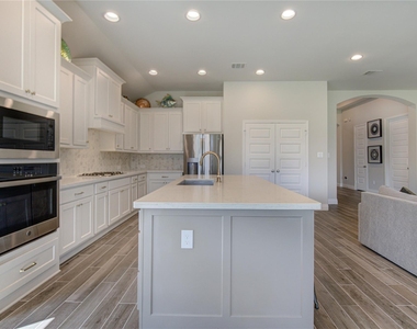 1930 Creekwood Cove - Photo Thumbnail 17