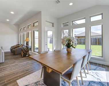 1930 Creekwood Cove - Photo Thumbnail 13