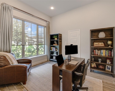 1930 Creekwood Cove - Photo Thumbnail 5