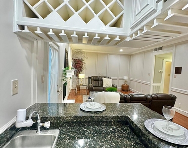 2514 Nantucket Drive - Photo Thumbnail 6