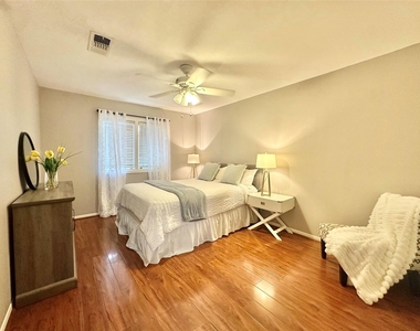 2514 Nantucket Drive - Photo Thumbnail 17