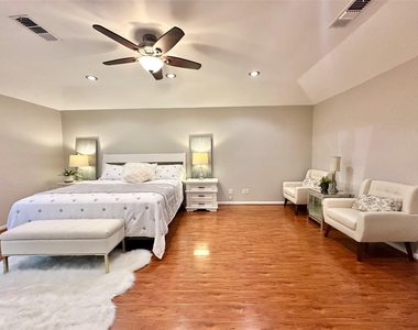 2514 Nantucket Drive - Photo Thumbnail 11