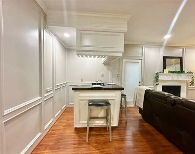 2514 Nantucket Drive - Photo Thumbnail 4