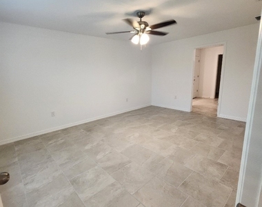 13944 Buckingham Oak Drive - Photo Thumbnail 6
