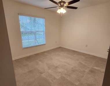 13944 Buckingham Oak Drive - Photo Thumbnail 12