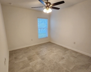 13944 Buckingham Oak Drive - Photo Thumbnail 7