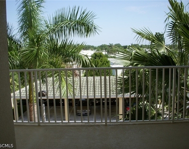 11021 Gulf Reflections Drive - Photo Thumbnail 2
