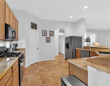 11801 Pine Timber Lane - Photo Thumbnail 16