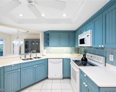 565 Beachwalk Circle - Photo Thumbnail 8