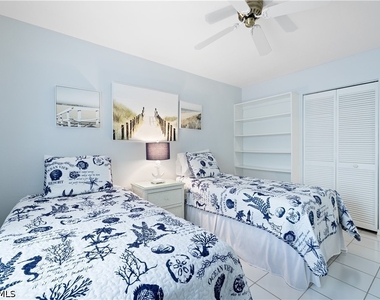 565 Beachwalk Circle - Photo Thumbnail 15