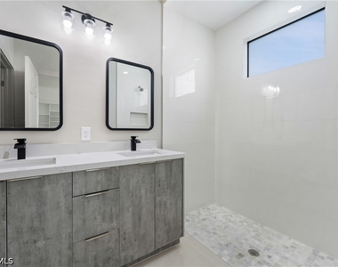 2903 37th Street W - Photo Thumbnail 8