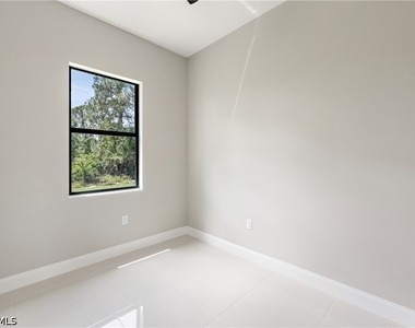 2903 37th Street W - Photo Thumbnail 12