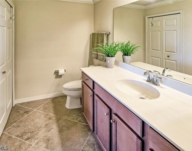 9719 Acqua Court - Photo Thumbnail 12