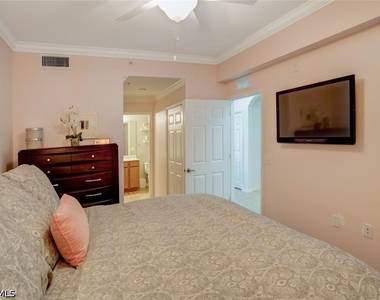 9731 Acqua Court - Photo Thumbnail 11