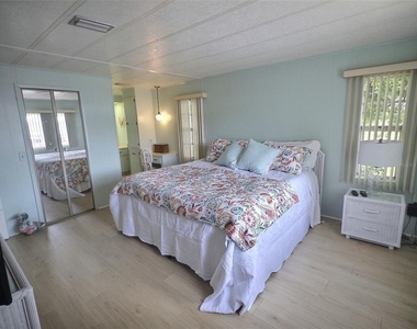 46 Palm Forest Drive - Photo Thumbnail 9