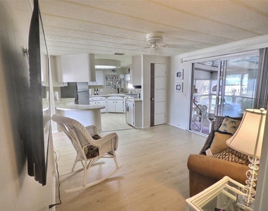 46 Palm Forest Drive - Photo Thumbnail 15