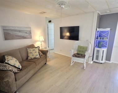 46 Palm Forest Drive - Photo Thumbnail 19