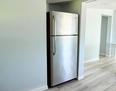 3917 E Hanna Avenue - Photo Thumbnail 3