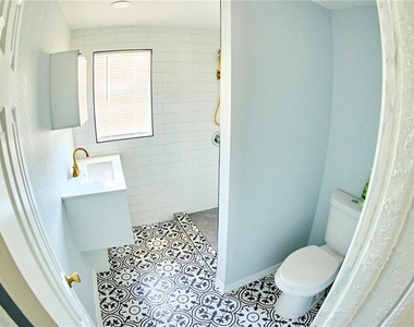 3917 E Hanna Avenue - Photo Thumbnail 4