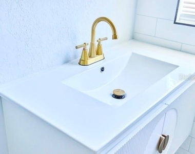 3917 E Hanna Avenue - Photo Thumbnail 5