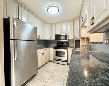9099 108th Avenue - Photo Thumbnail 3