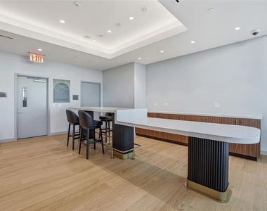 400 Central Avenue - Photo Thumbnail 57