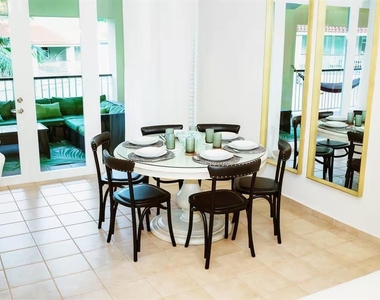180 Palmas Drive - Photo Thumbnail 6