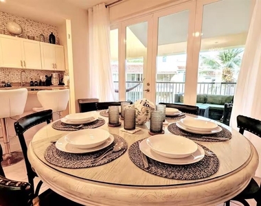 180 Palmas Drive - Photo Thumbnail 7