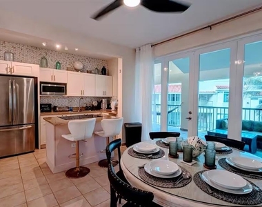 180 Palmas Drive - Photo Thumbnail 3