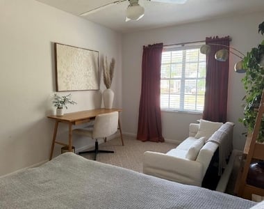305 Se 10th Avenue - Photo Thumbnail 5