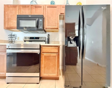2136 Victoria Drive - Photo Thumbnail 12